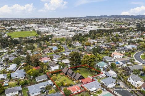 Photo of property in 88 Sturges Road, Henderson, Auckland, 0612