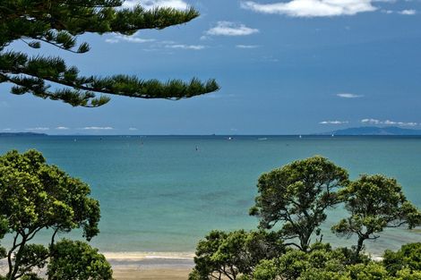 Photo of property in 32 Whitby Crescent, Mairangi Bay, Auckland, 0630