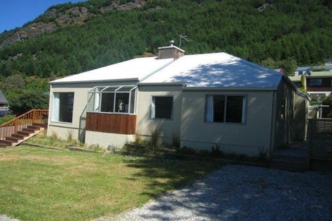 Photo of property in 14a Williams Street, Sunshine Bay, Queenstown, 9300