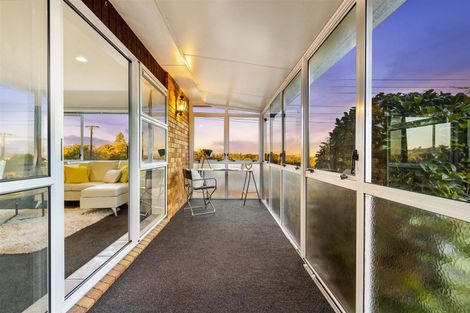 Photo of property in 2/86 Don Buck Road, Massey, Auckland, 0614