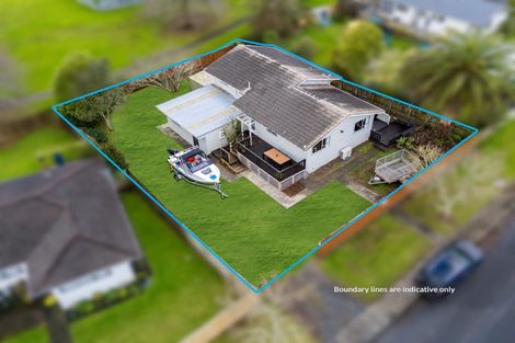 Photo of property in 3 St Margaret Place, West Harbour, Auckland, 0618