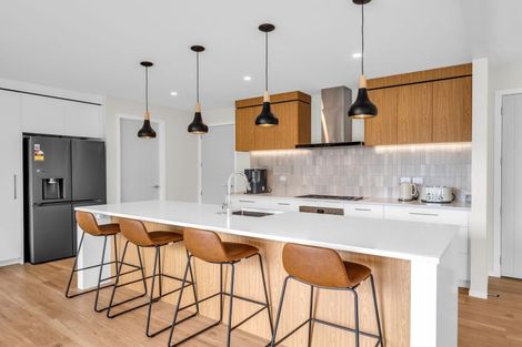 Photo of property in 27 Coutts Way, Fitzherbert, Palmerston North, 4410