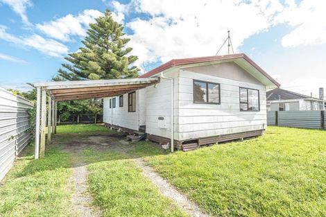 Photo of property in 35 Carson Street, Castlecliff, Whanganui, 4501