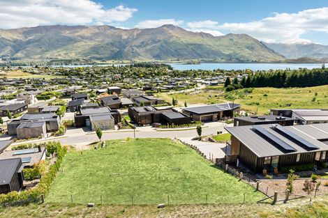 Photo of property in 16 Akitu Rise, Wanaka, 9305