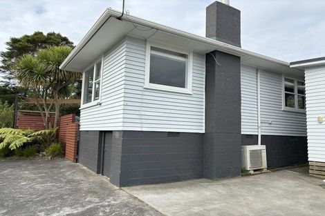Photo of property in 30 Atkinson Road, Titirangi, Auckland, 0604