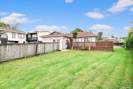 Photo of property in 32 Trojan Crescent, New Lynn, Auckland, 0600