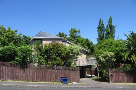 Photo of property in 2/2 Stott Avenue, Birkdale, Auckland, 0626