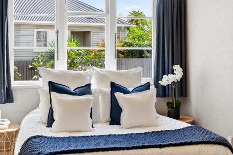 Photo of property in 4 Russell Road, Marewa, Napier, 4110