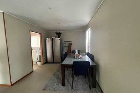 Photo of property in 17 Highland Park Drive, Highland Park, Auckland, 2010