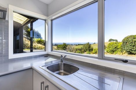 Photo of property in 1 Edge Hill, Acacia Bay, Taupo, 3385