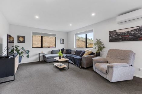 Photo of property in 5 Ruru Lane, Hurworth, New Plymouth, 4310