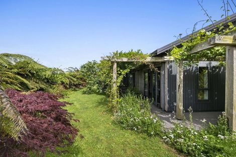 Photo of property in 525 Kaipikari Road, Urenui, 4375