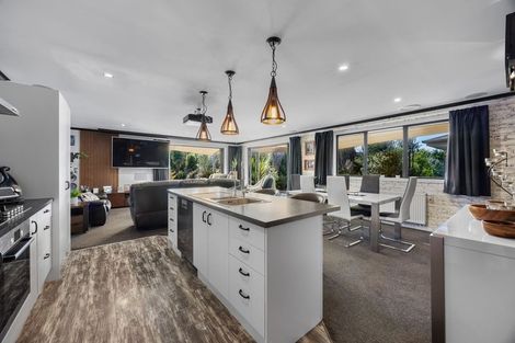 Photo of property in 10 Jack Young Place, Albert Town, Wanaka, 9305