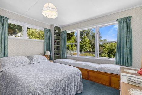 Photo of property in 16 Fendalton Crescent, Pinehaven, Upper Hutt, 5019