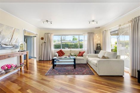 Photo of property in 4 Hatton Road, Orewa, 0931