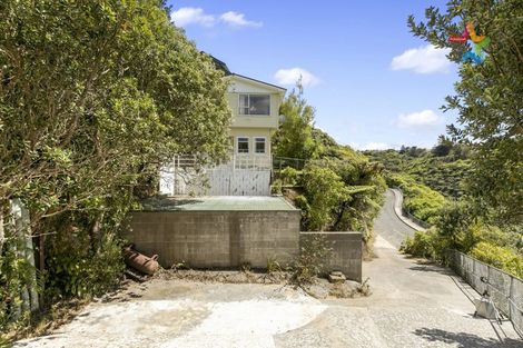 Photo of property in 89 Miromiro Road, Normandale, Lower Hutt, 5010