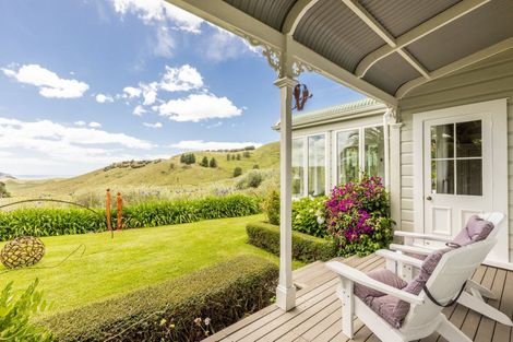 Photo of property in 52 Waipuka Road, Waimarama, Havelock North, 4294