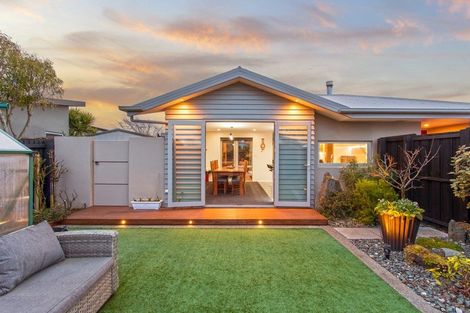 Photo of property in 56 Titirangi Crescent, Parklands, Christchurch, 8083