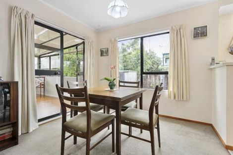 Photo of property in 4 Sunward Rise, Glenfield, Auckland, 0629