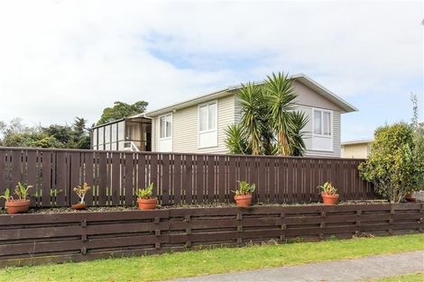 Photo of property in 49 Nevada Drive, Merrilands, New Plymouth, 4312