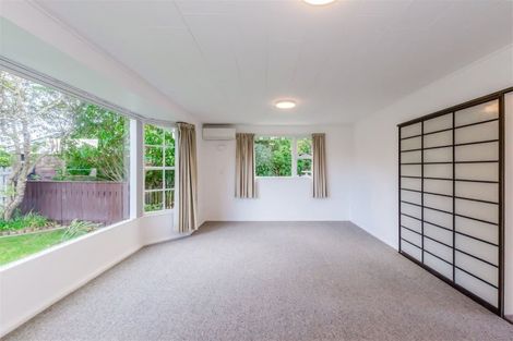 Photo of property in 9 Lesley Grove, Waikanae, 5036