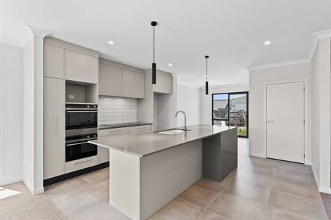 Photo of property in 32a Cadwil Drive, Beachlands, Auckland, 2018