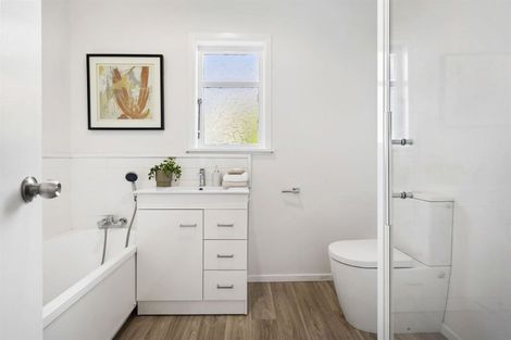 Photo of property in 2/5 Elderwood Lane, Belmont, Auckland, 0622