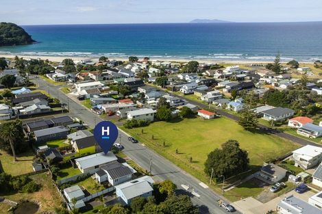 Photo of property in 49 Beach Road, Waihi Beach, 3611