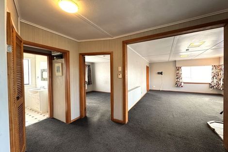 Photo of property in 17 Side Street, Clinton, 9534