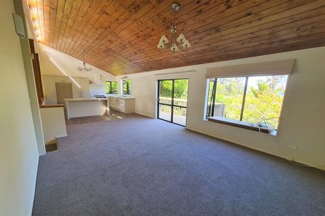 Photo of property in 2/8 Gray Crescent, Torbay, Auckland, 0630