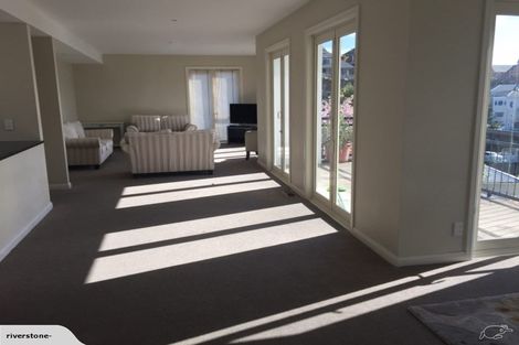 Photo of property in 11 Telford Terrace, Oriental Bay, Wellington, 6011