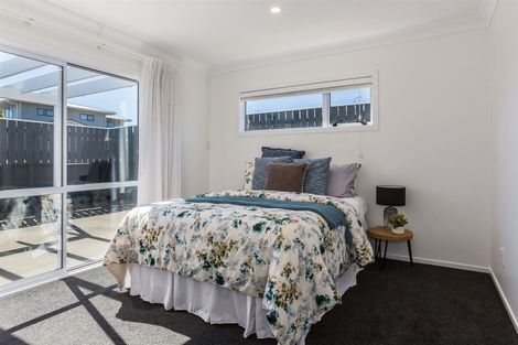 Photo of property in 21 Tasman Close, Aotea, Porirua, 5024