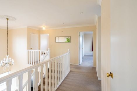 Photo of property in 2 Rosebank Avenue, Kelvin Grove, Palmerston North, 4414