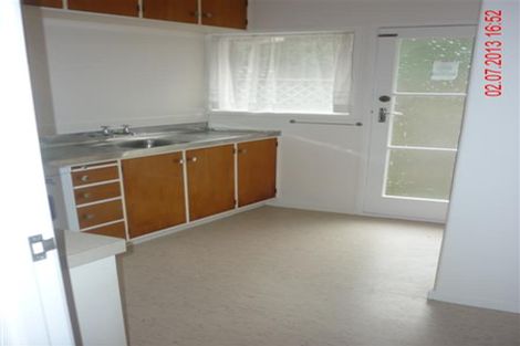 Photo of property in 3/2 Longbill Place, Glendene, Auckland, 0602