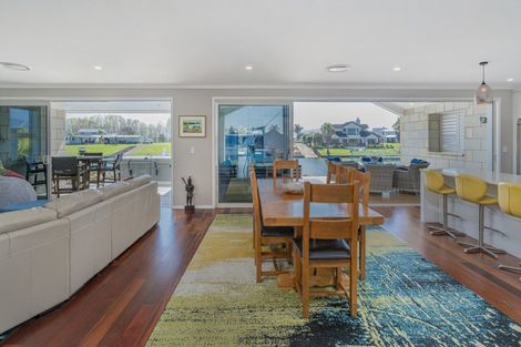 Photo of property in 30 Hei Esplanade, Whitianga, 3510