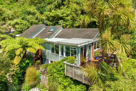 Photo of property in 3 Waitohu Road, York Bay, Lower Hutt, 5013