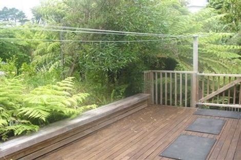 Photo of property in 90 Braemar Road, Castor Bay, Auckland, 0620