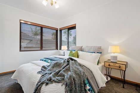 Photo of property in 37 Santa Monica Place, Goodwood Heights, Auckland, 2105