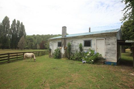 Photo of property in 1084 Kanakanaia Road, Whatatutu, Te Karaka, 4091
