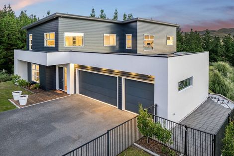 Photo of property in 32 Pacific View, Whitby, Porirua, 5024