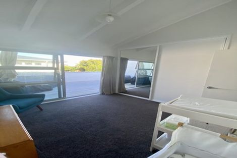 Photo of property in 2/19 Westwell Road, Belmont, Auckland, 0622