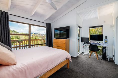 Photo of property in 5 Derwent Crescent, Titirangi, Auckland, 0604