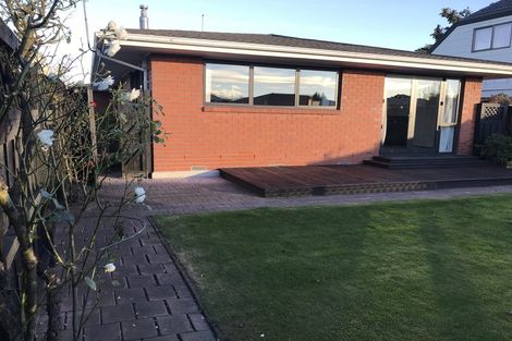 Photo of property in 1/5 Rhyl Place, Bryndwr, Christchurch, 8053