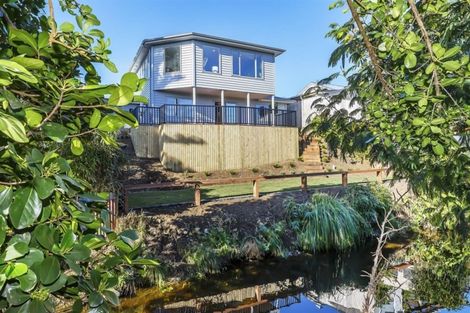 Photo of property in 87 Saint Andrews Road, Plimmerton, Porirua, 5026