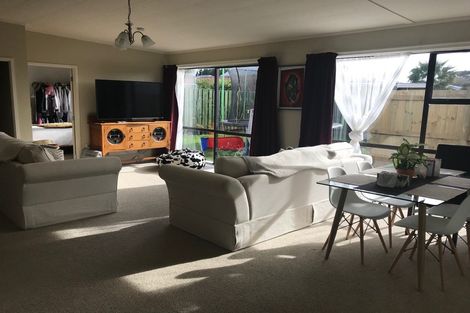 Photo of property in 16 Ropiha Street, Fitzroy, New Plymouth, 4312