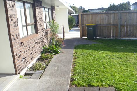 Photo of property in 2/6 Walter Strevens Drive, Conifer Grove, Takanini, 2112