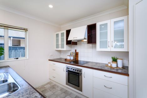 Photo of property in 17 Brookside Close, Highbury, Palmerston North, 4412
