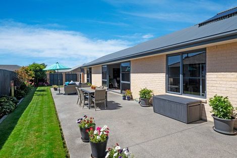 Photo of property in 7 Glen Kerran Close, Broomfield, Christchurch, 8042