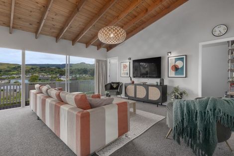 Photo of property in 4 Lane Crescent, Tawa, Wellington, 5028