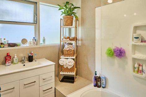 Photo of property in 19 Holmes Grove, Naenae, Lower Hutt, 5011